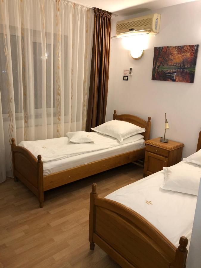 Pensiune Roua 2 Arad Exteriér fotografie